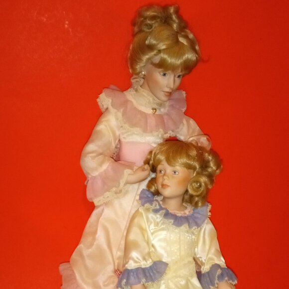 DANBURY MINT PORCELAIN MOTHER & DAUGHTER DOLLS CALLED " A MOTHER' LOVING TOUCH" - Picture 1 of 16